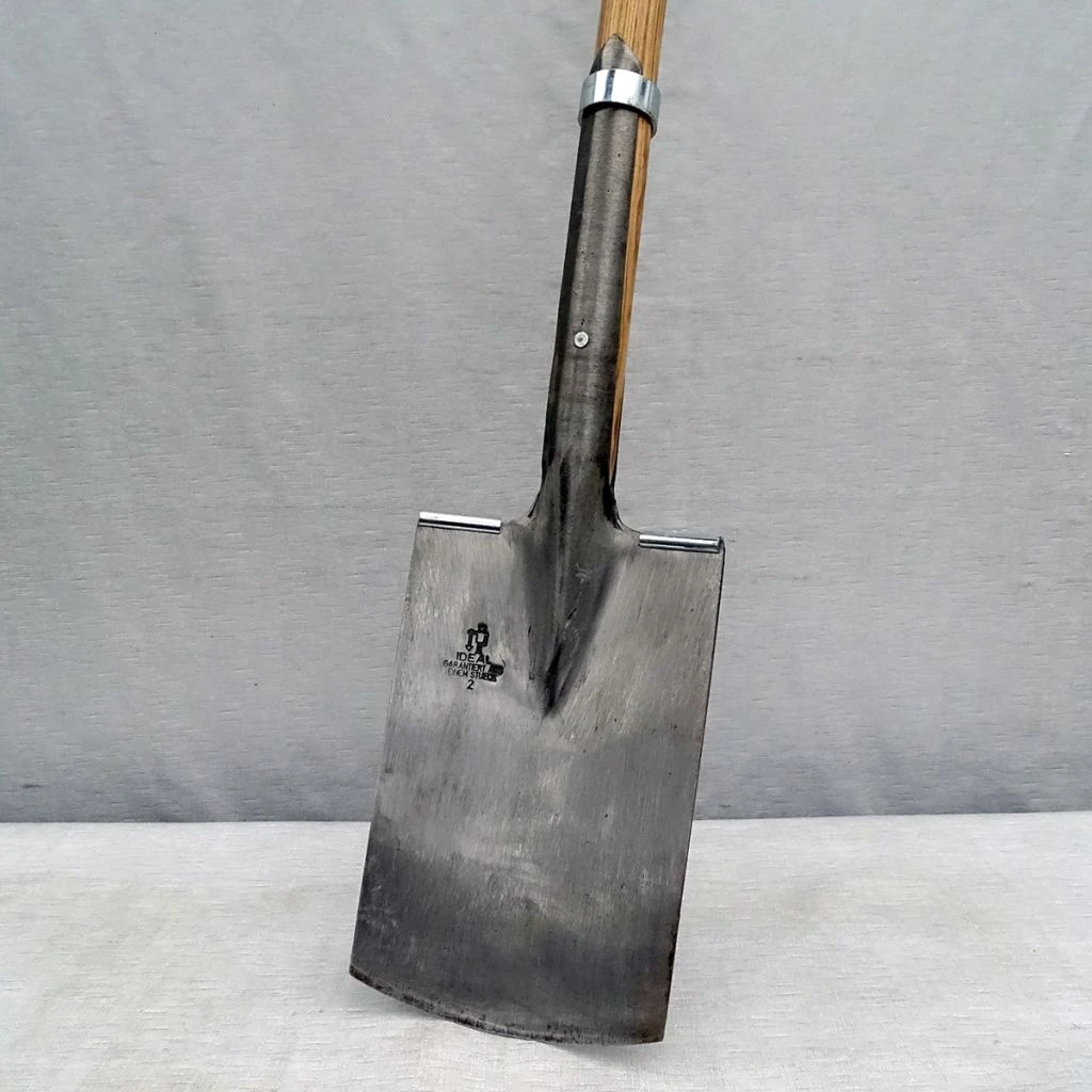 Bêche De Pépiniériste En Acier électrolysé - Gamme Artisanale Gschwind 4 Bêche De Pépiniériste En Acier électrolysé - Gamme Artisanale Gschwind – Image 4