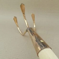 Cultivateur 3 Dents En Cuivre Modèle Taurus - Gamme PKS Bronze -Plantes Jardin Shop Cultivateur 3 dents en cuivre modele Taurus Gamme Schauberger 99230 3