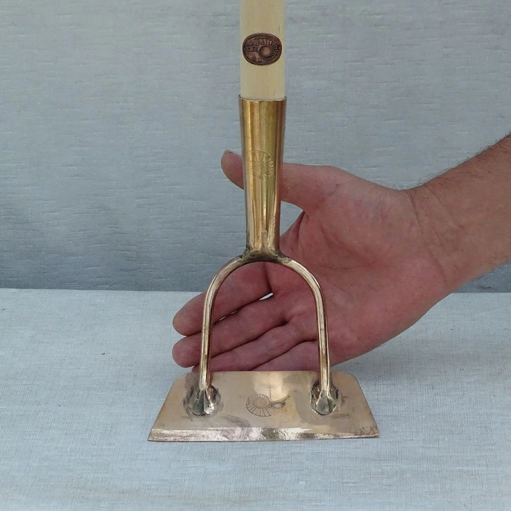 Grattoir En Cuivre Modèle Deneb - Gamme PKS Bronze 6 Grattoir En Cuivre Modèle Deneb - Gamme PKS Bronze – Image 6